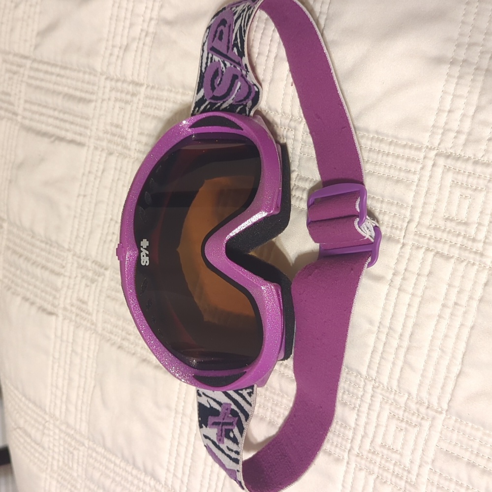 Girls spy ski goggles